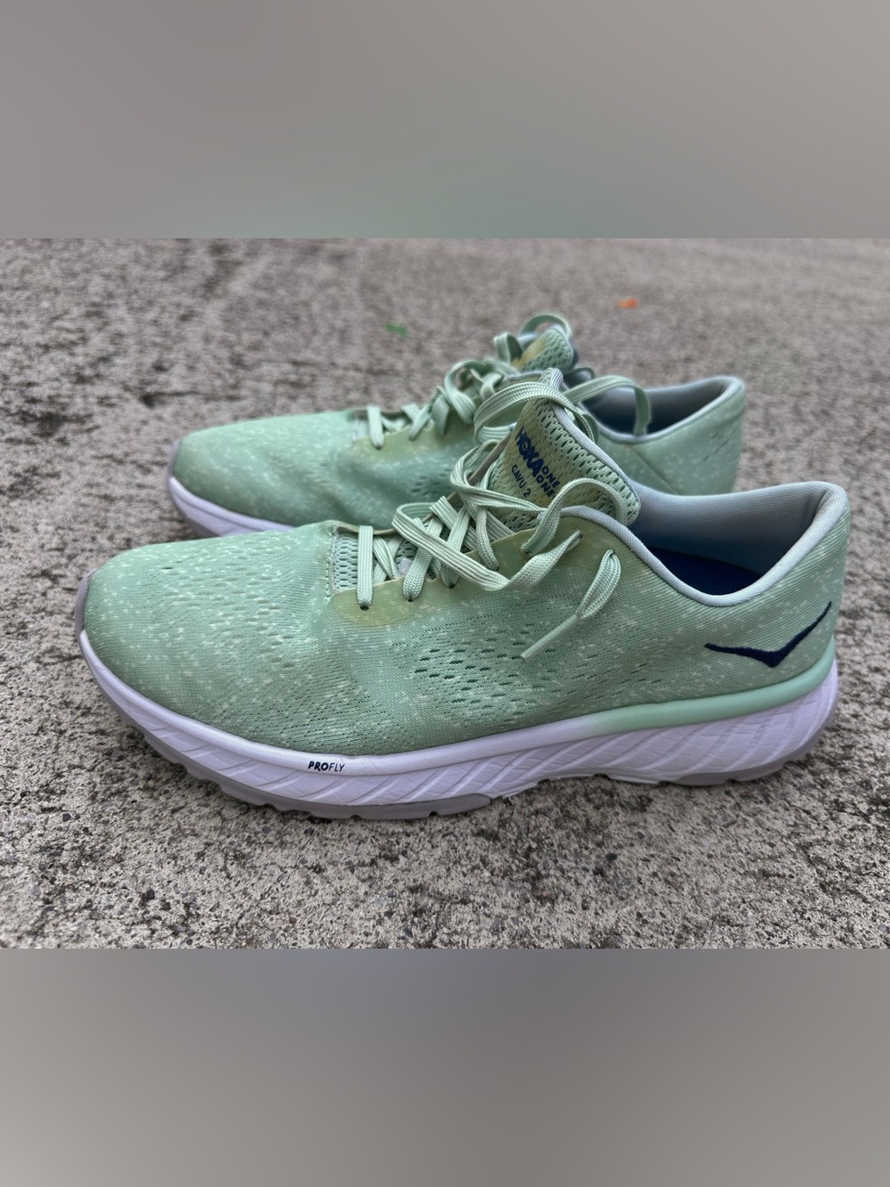 HOKA ONE ONE Cavu 2 Running Shoes Women’s Size 9.5 Mint Green Lightweight
